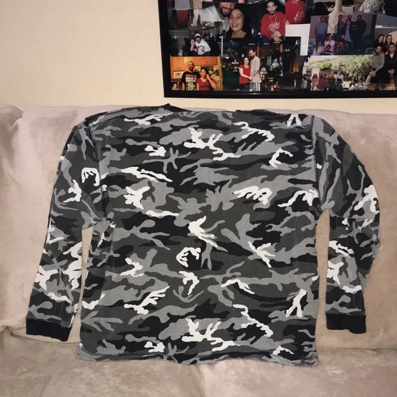 Champs XL black grey white Camo print thermal top 💕 - Picture 3 of 3